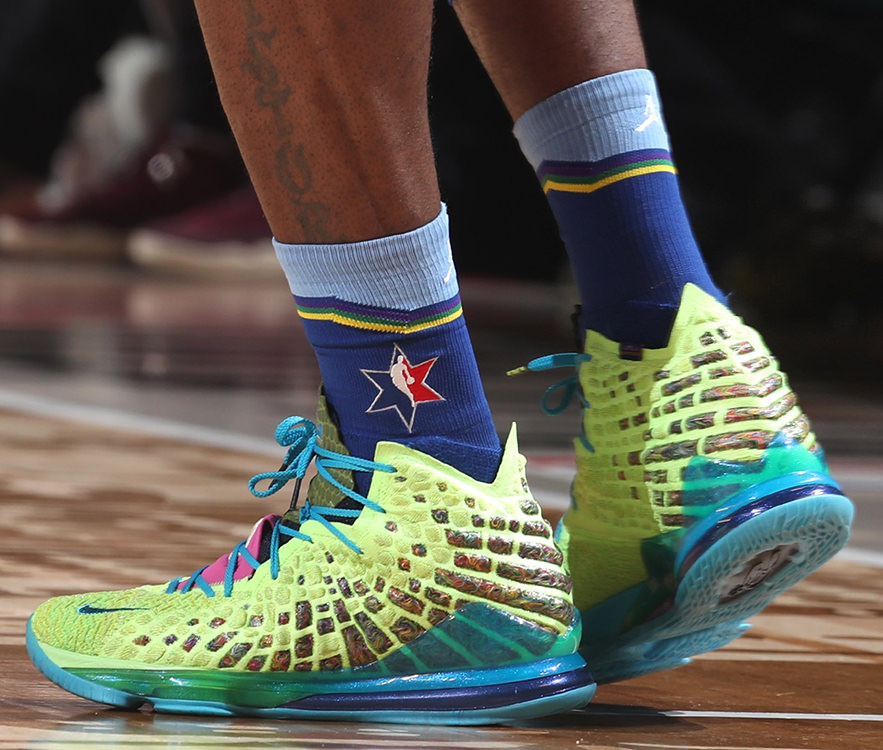 lebron james xvii low