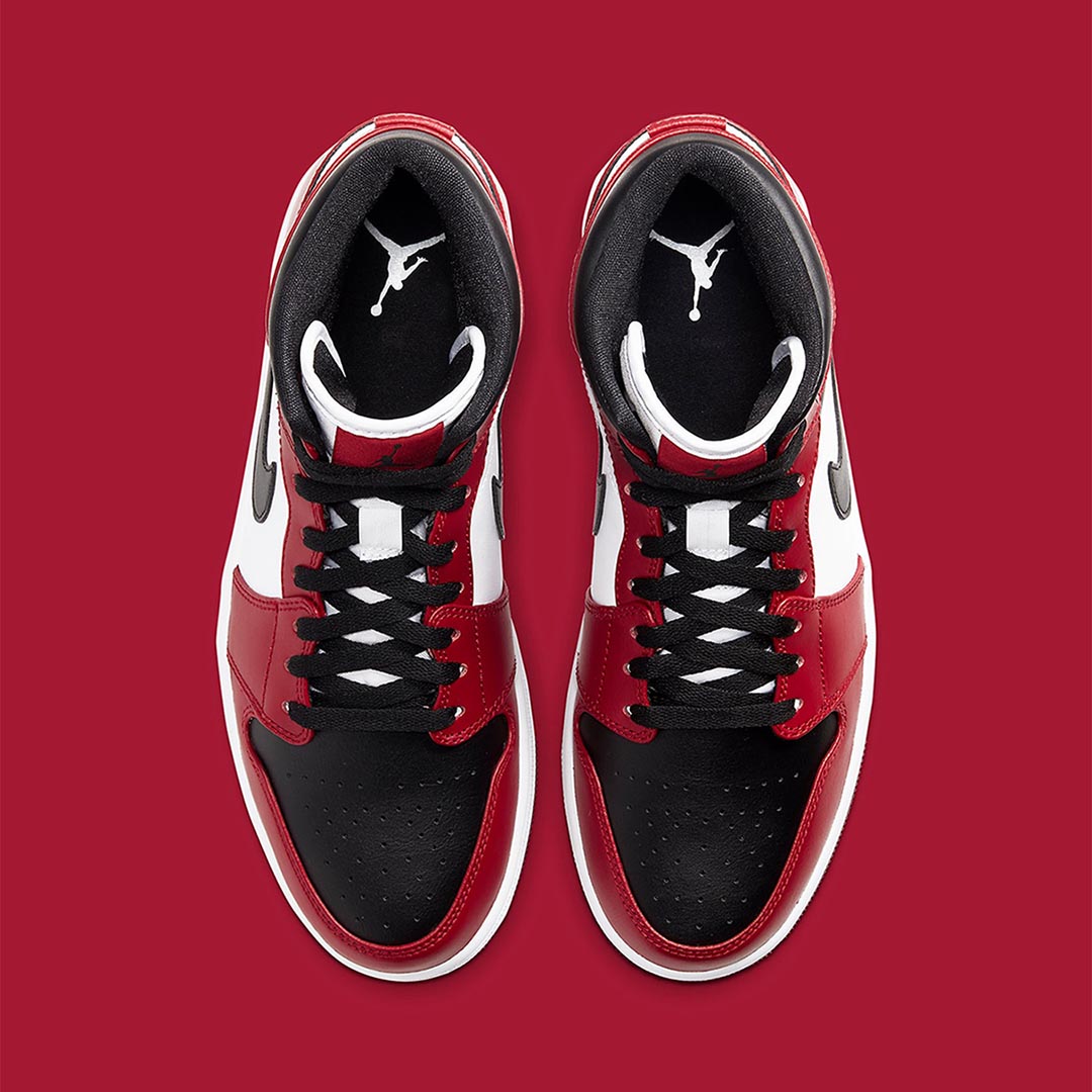 Official Look At The Air Jordn 1 Mid Chicago Black Toe Nice Kicks