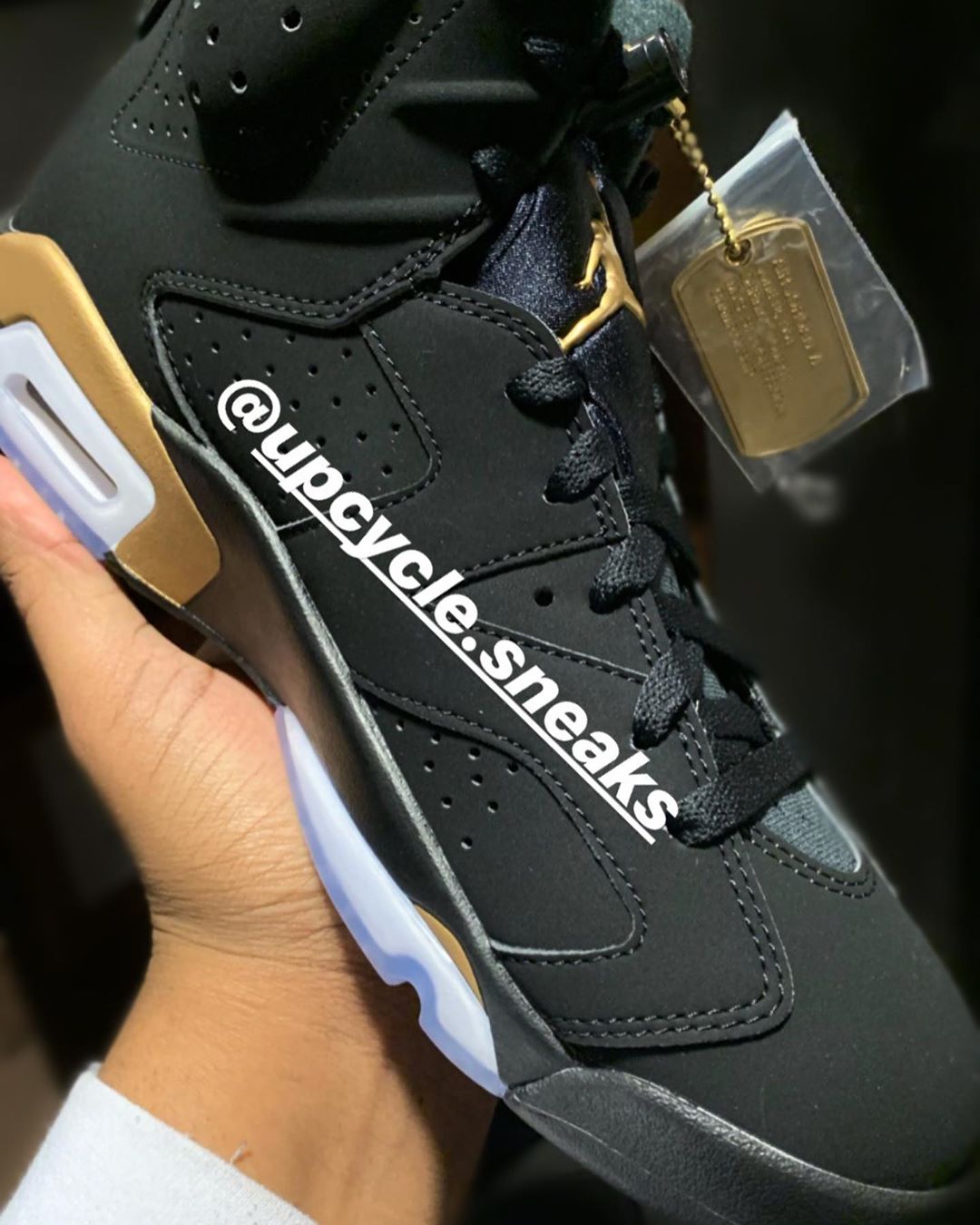 retro 6 black and gold