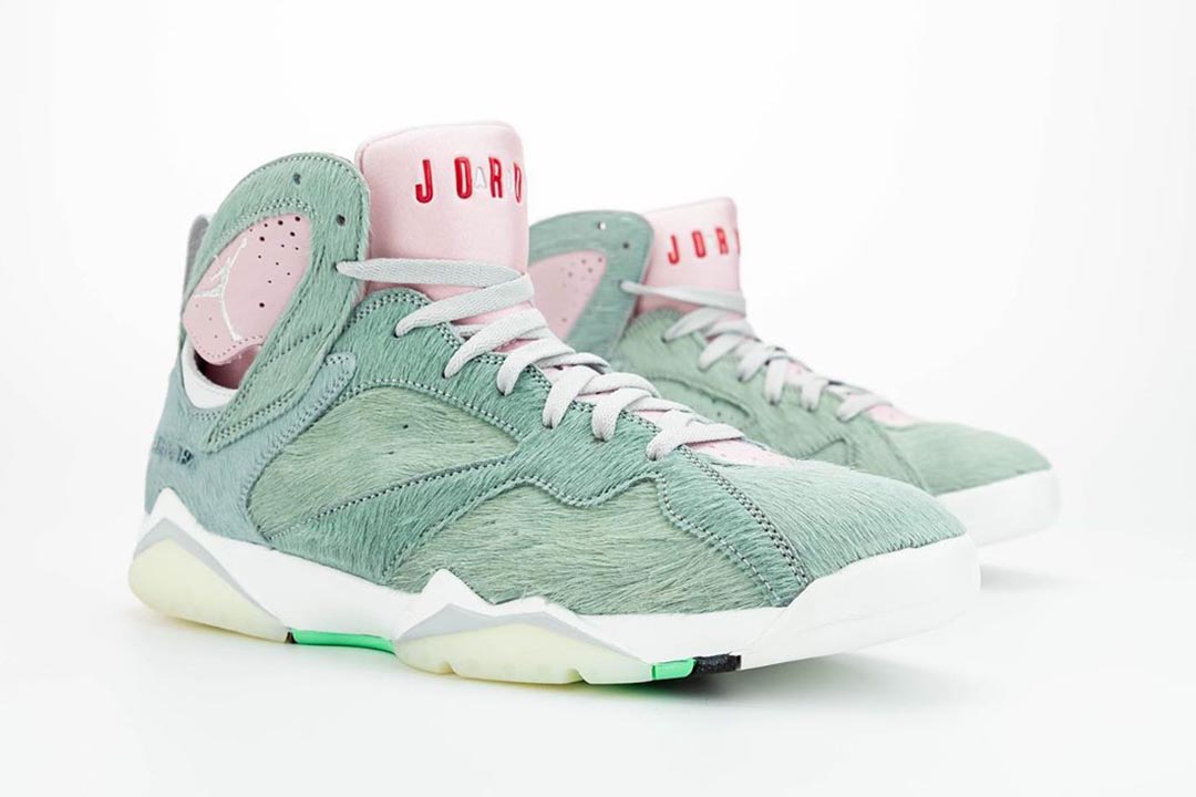 air-jordan-7-retro-hare-2-bugs-bunny-neutral-grey-summit-white-pink-foam-CT8529-002-release-date-09