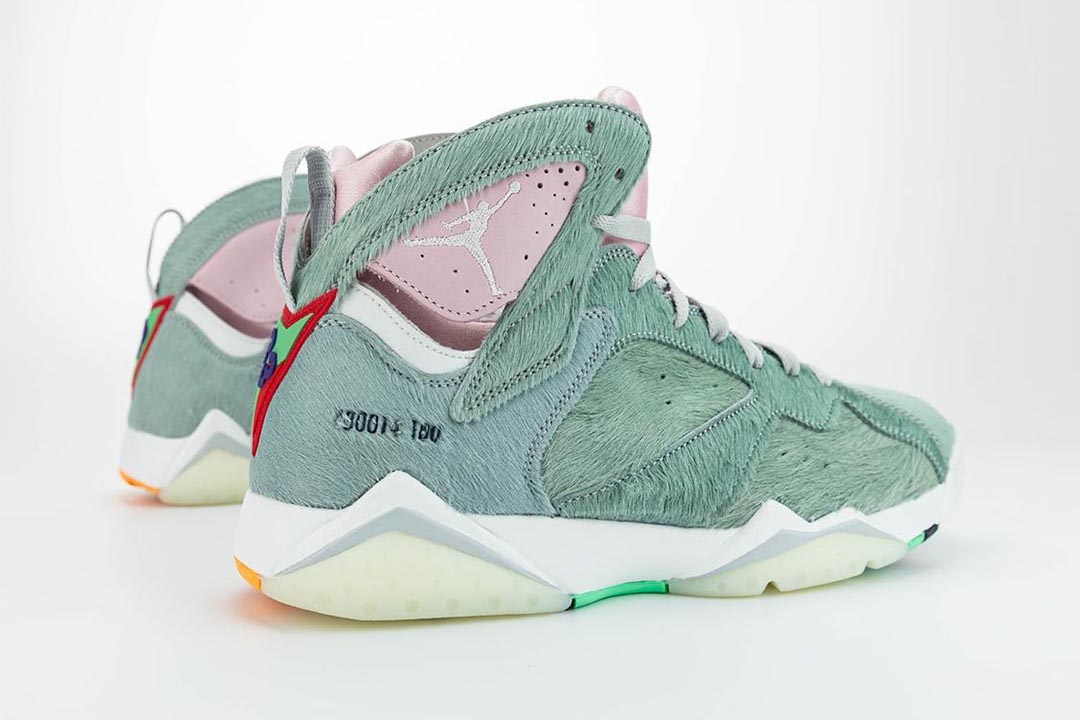 air-jordan-7-retro-hare-2-bugs-bunny-neutral-grey-summit-white-pink-foam-CT8529-002-release-date-11