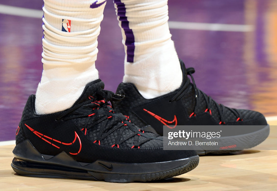 lebron 17 low bred