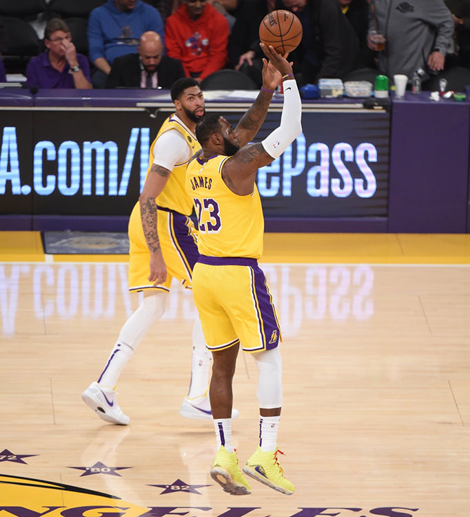 The King Rocks the LeBron 7 Media Day and Another 17 Low, Nice Kicks