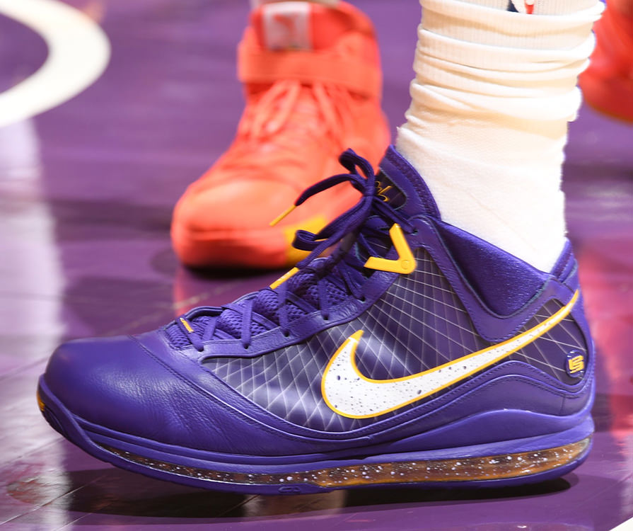 lebron lakers nike shoes