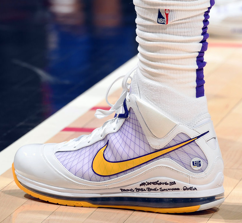 lebron james shoes in lakers