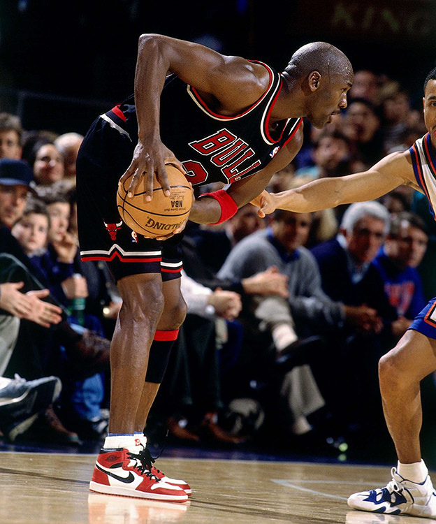 michael jordan wearing aj1