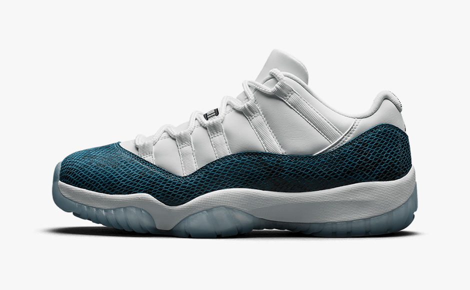 Air Jordan 11 (XI) Retro Low Snake Skin White / Black - Navy