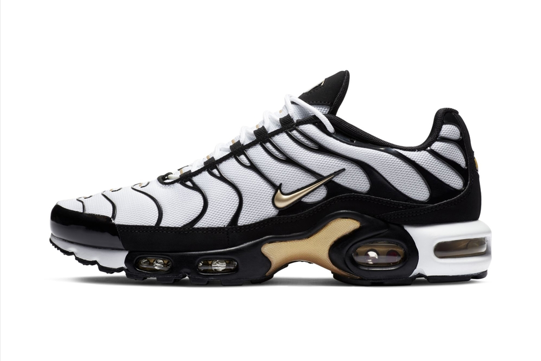 White and on sale gold air max