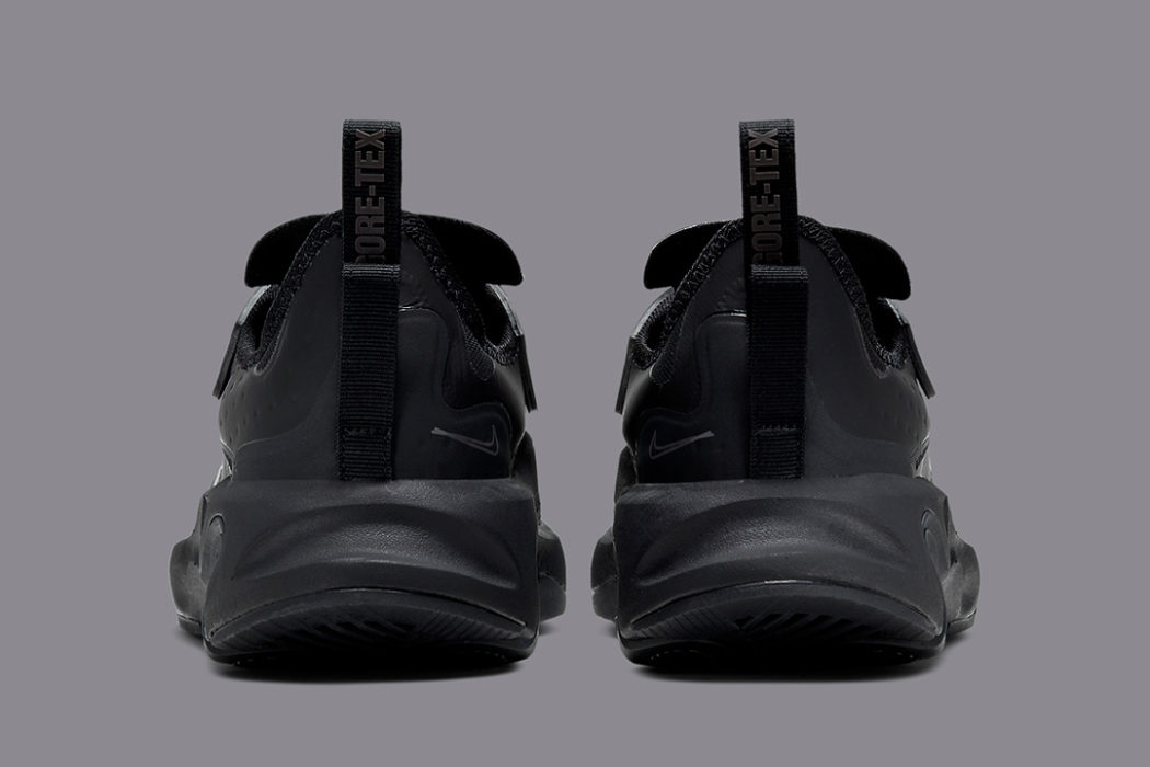 nike react gore tex triple black