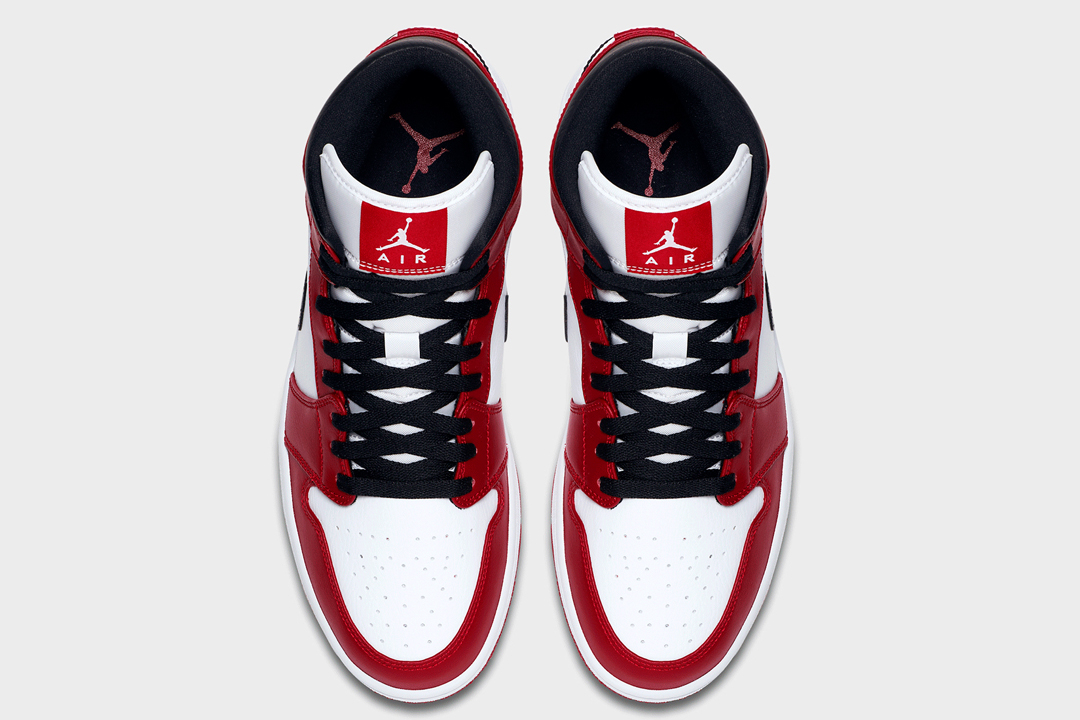 nike air jordan 1 retro mid chicago