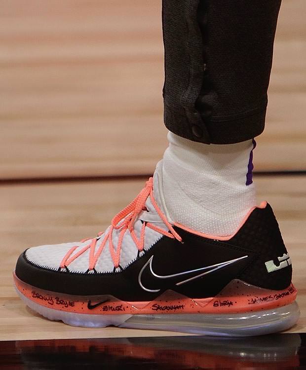 Lebron james low top shoes deals
