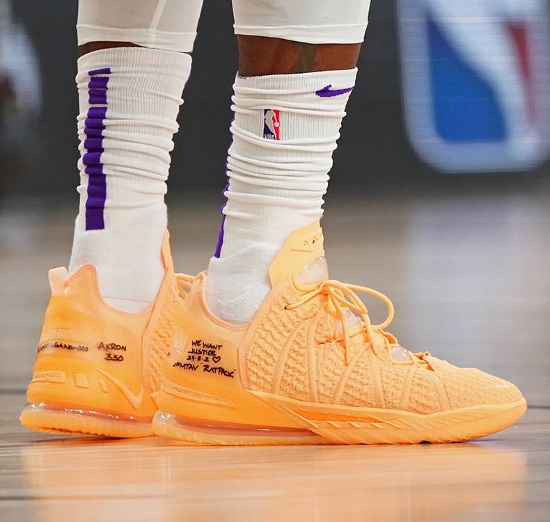 Nike LeBron 18