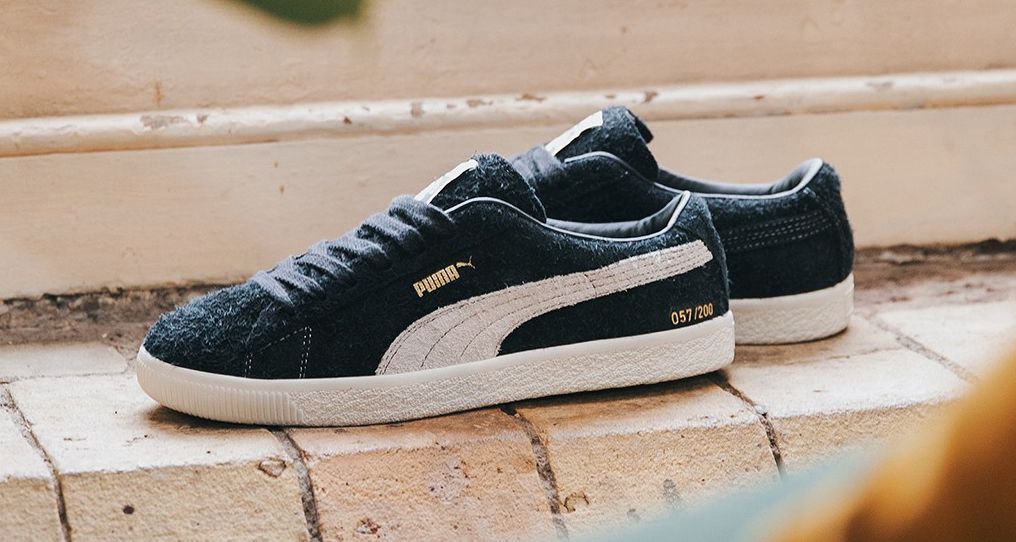 puma suede classic black on feet