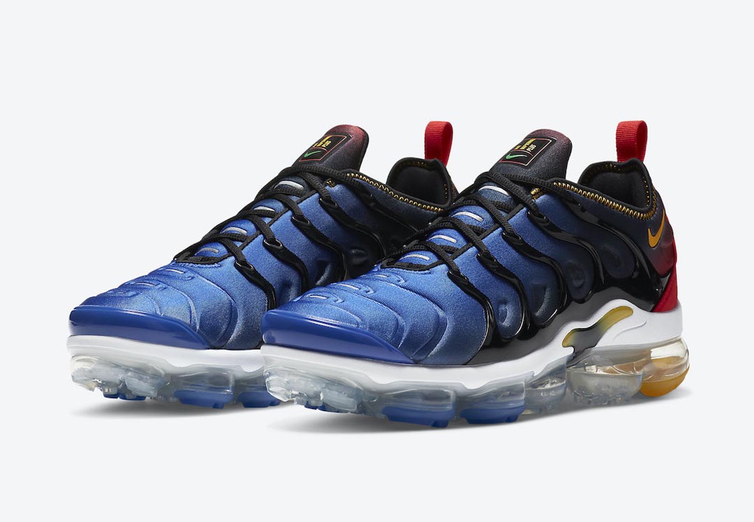 nike vapormax plus black blue