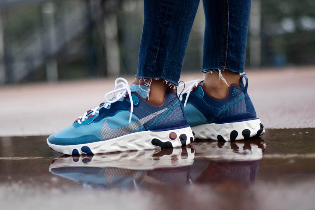 nike react element 55 white blue