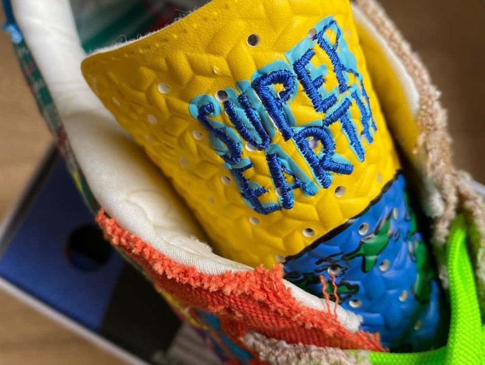 sean-wotherspoon-adidas-zx-8000-super-earth-off-white-blue-bird-red-release-date