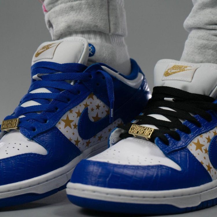 supreme-nike-sb-dunk-low-blue-stars-white-metallic-gold-hyper-blue-dh3228-100-release-date