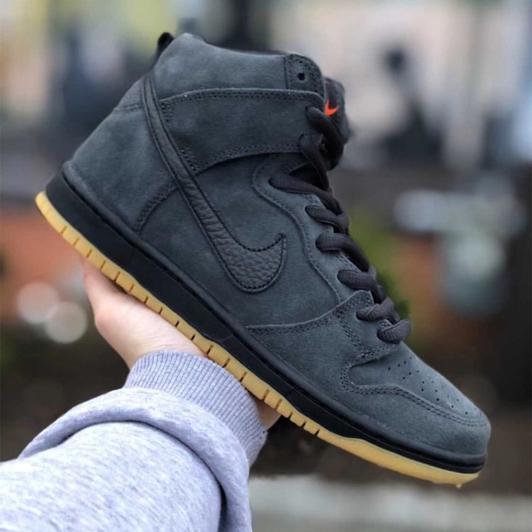 Nike SB Dunk High “Orange Label”