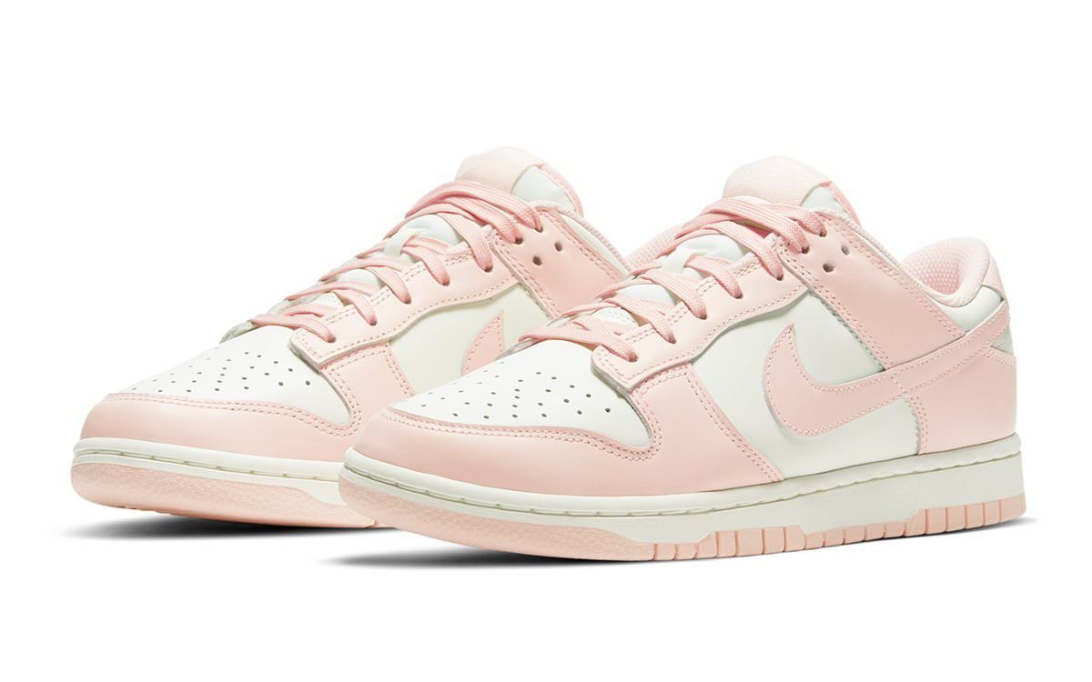 peach nike dunks