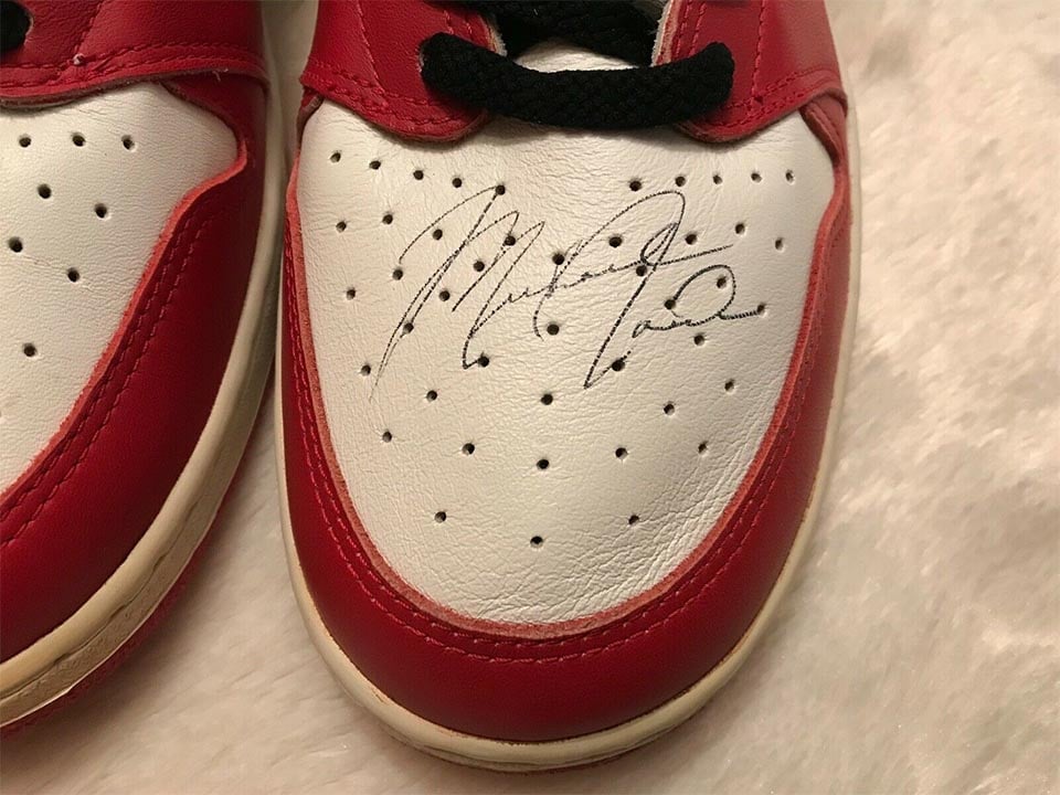 Michael Jordan Rookie Signed 1985 Air Jordan 1 Chicago PE