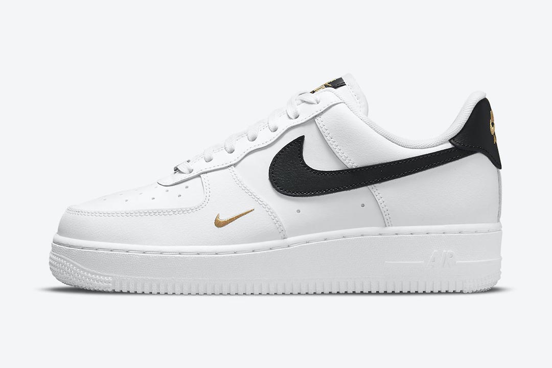 nike air force 1 black with white accents