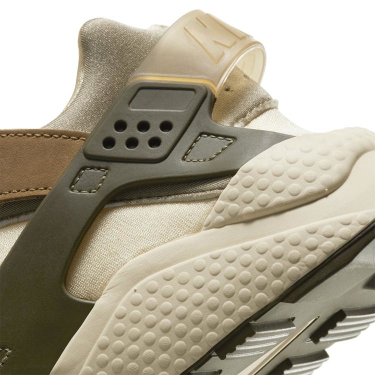 Stu?ssy x Nike Air Huarache DD1381-200
