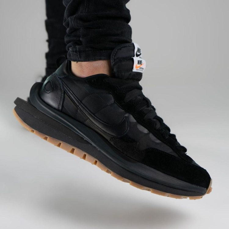 sacai x vapor waffle black Nike Vaporwaffle "Black/Gum" Release Date | Nice Kicks