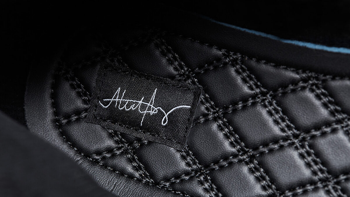 Air Jordan 13 Retro 'Hyper Royal' 414571-117 quantity