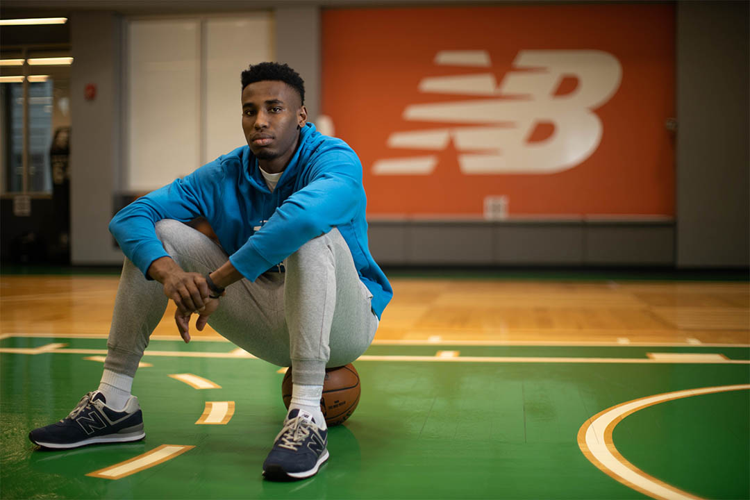 New Balance Sign Aaron Nesmith