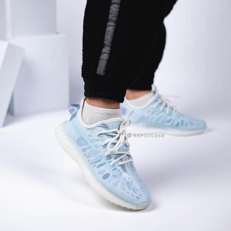 adidas Yeezy 350 V2 Mono Ice GW2869 16 750x750