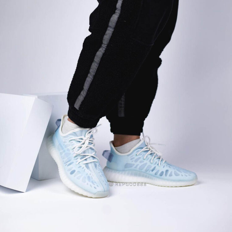 adidas Yeezy 350 V2 Mono Ice GW2869 19 750x750