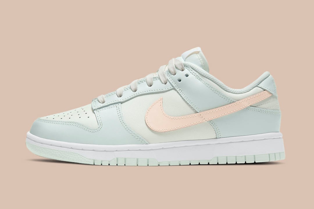 Nike Dunk Low WMNS "Barely Green" DD1503-104