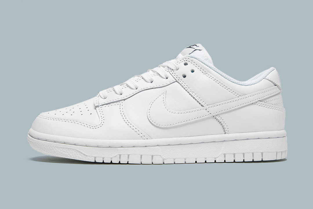 nike white dunks