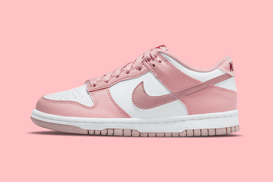 pink jordans dunks