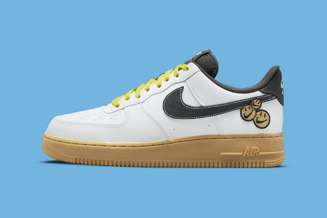 smile nike air force 1