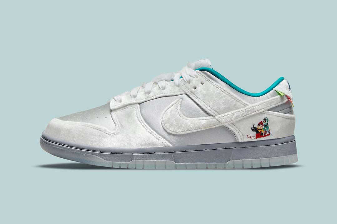 christmas nike dunks