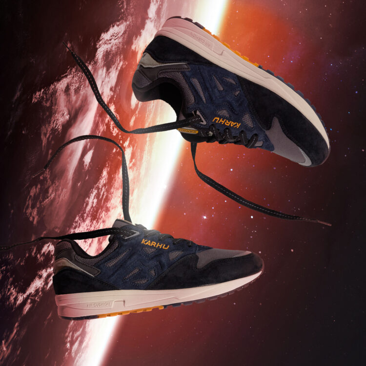 Karhu Legacy 96 “Jet Black/India Ink” F806023 