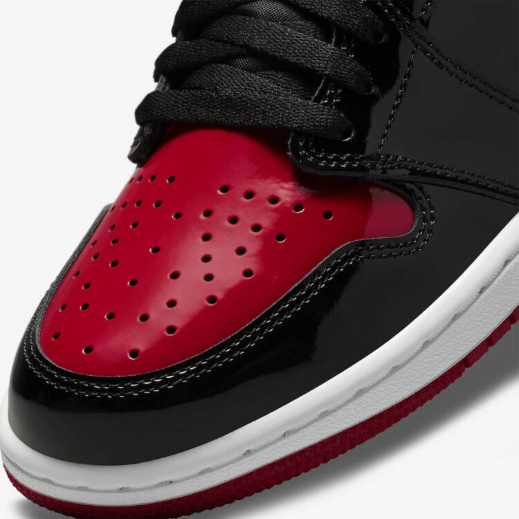 Air Jordan 1 High OG “Bred Patent” 555088-063