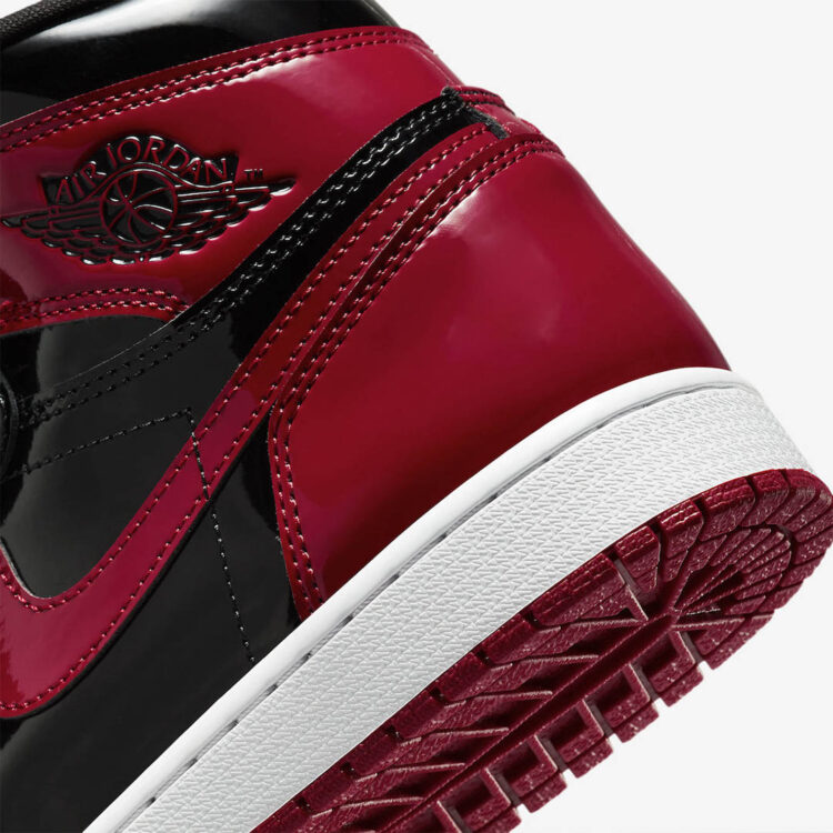 Air Jordan 1 High OG “Bred Patent” 555088-063