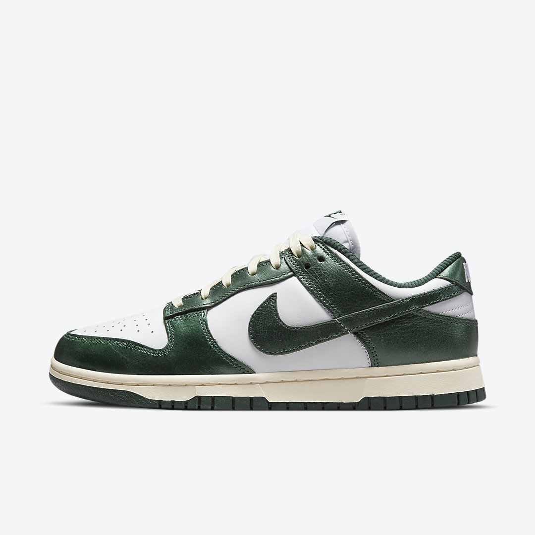 Nike Dunk Low Vintage Green DQ8580 100 01