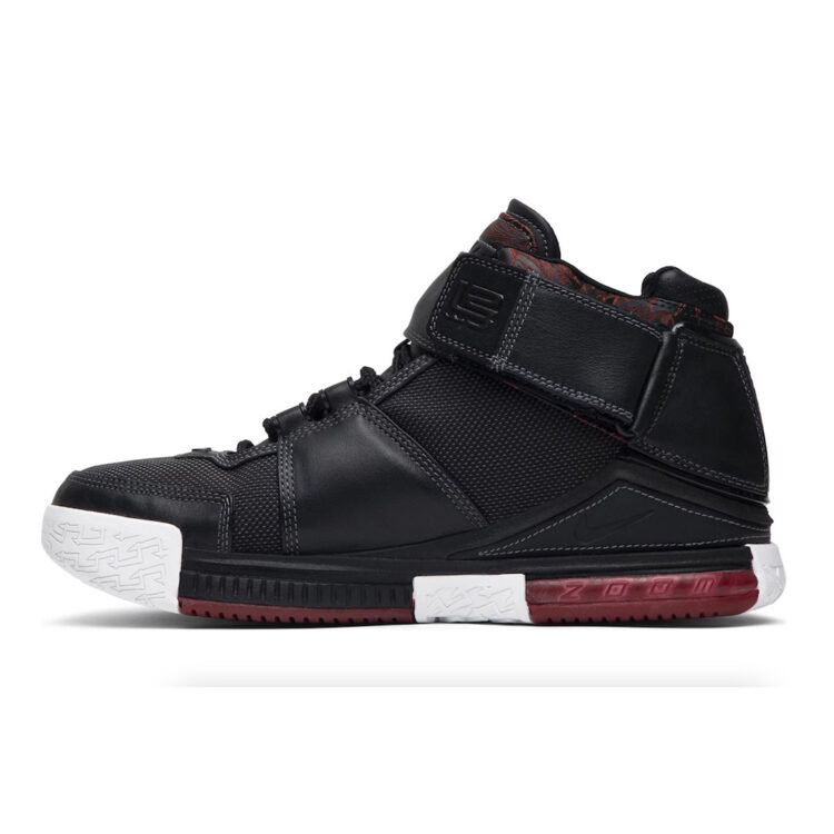 Nike LeBron 2 Retro 2022 03 750x750