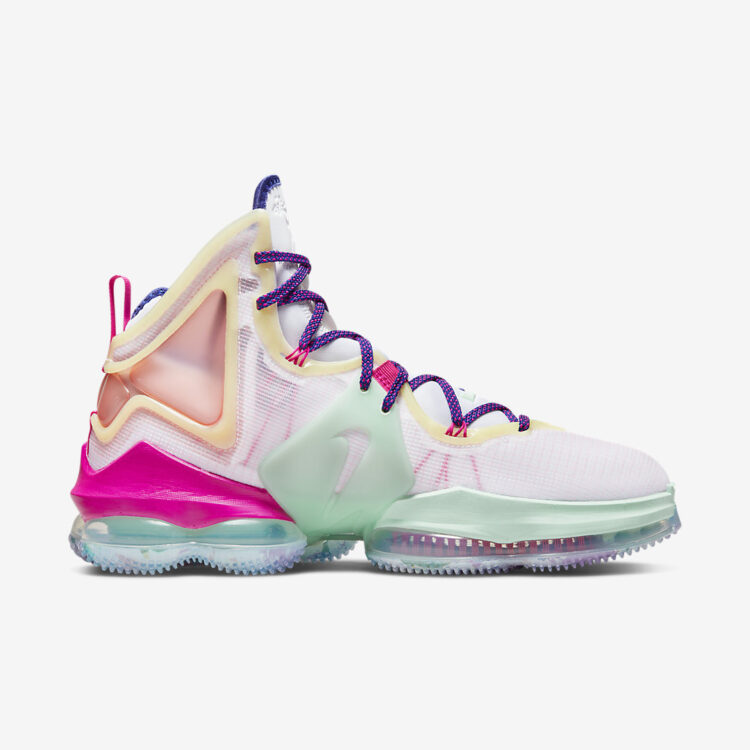 Nike LeBron 19 “Valentine’s Day” DH8460-900