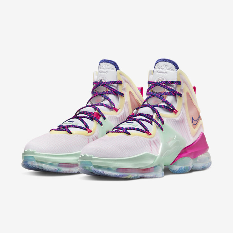 Nike LeBron 19 “Valentine’s Day” DH8460-900