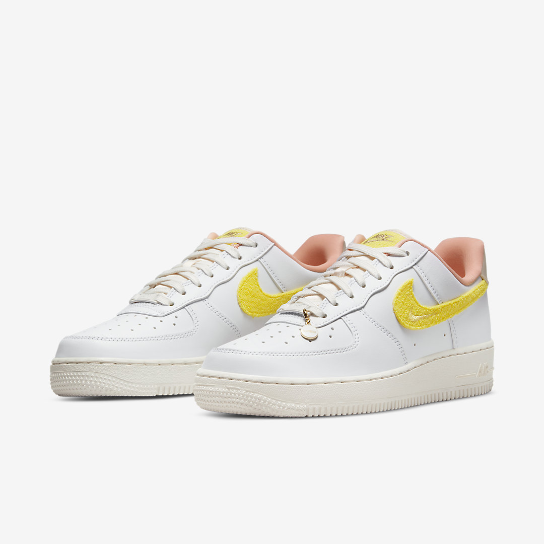 Nike Air Force 1 Low LX "Mama" DV2183-100