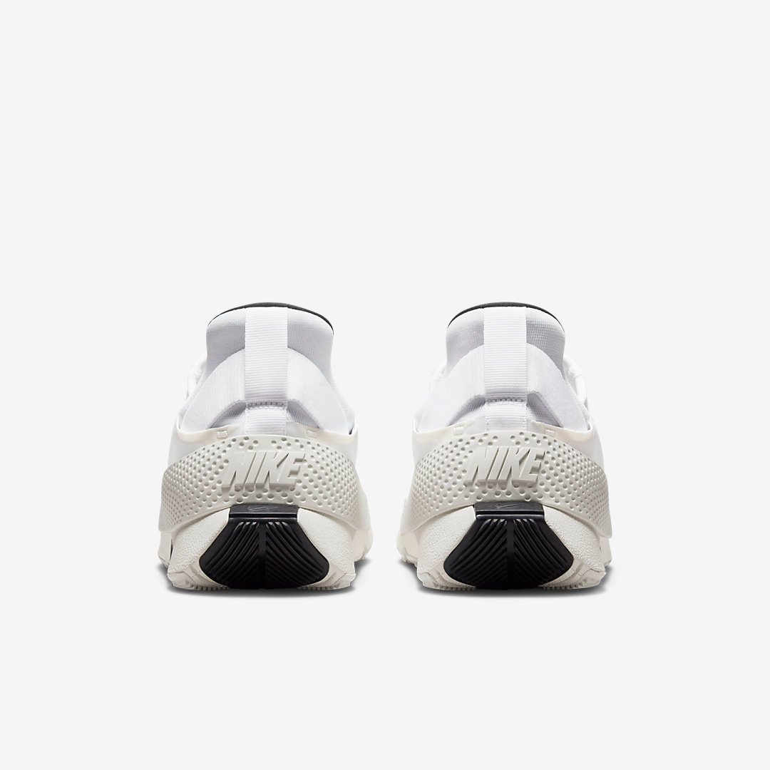 Nike Go FlyEase DR5540-101