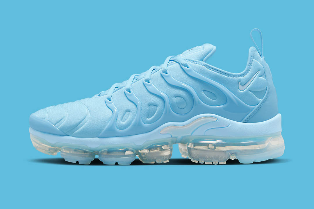nike vapormax plus green and blue