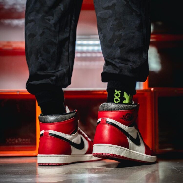 Air Jordan 1 High Chicago Lost And Found (Reimagined)