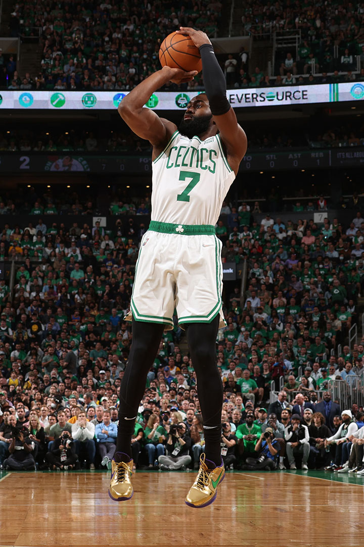 Jaylen brown basketball shoes sales