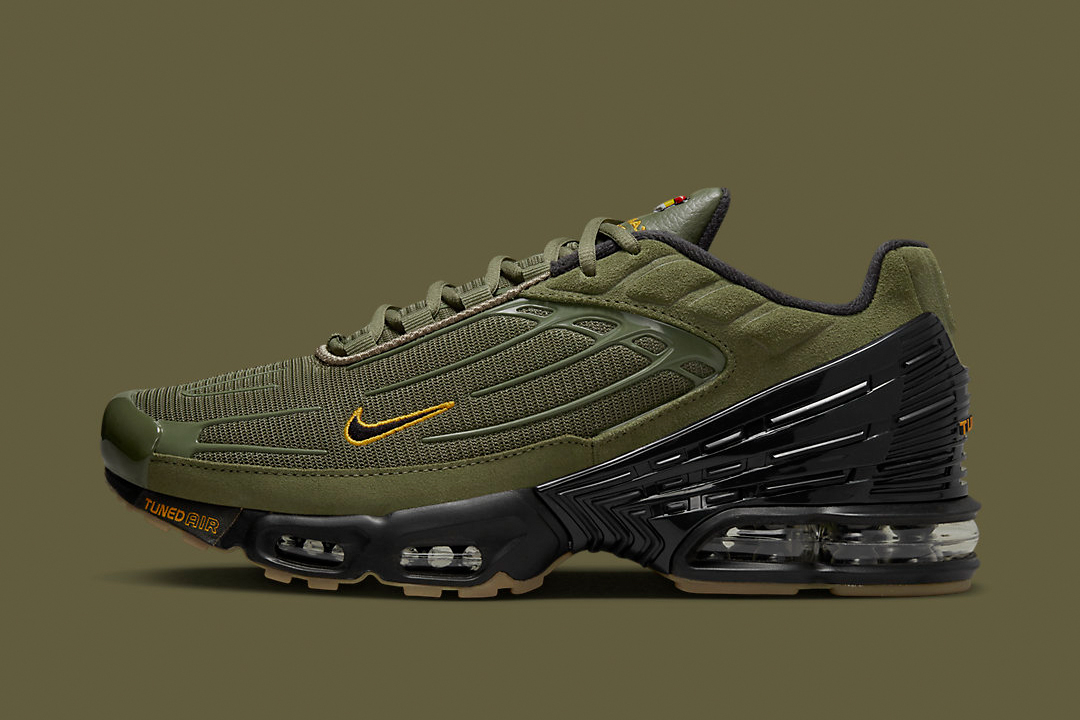 The Nike Air Max Plus Arrives In a Fall-Themed Colorway