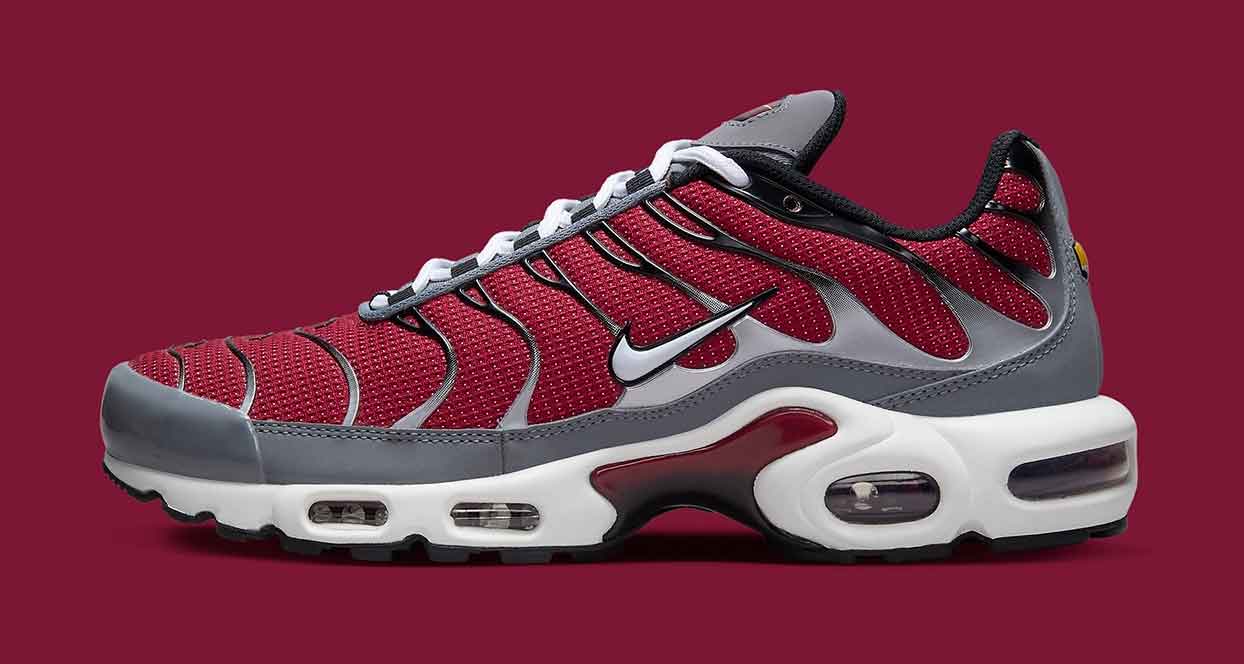 Nike’s Air Max Plus Surfaces in a Fiery Red & Silver Outfit